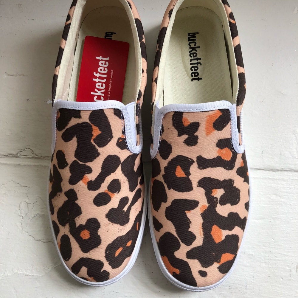 Women’s Bucketfeet size 9. NWT! Leopard print.